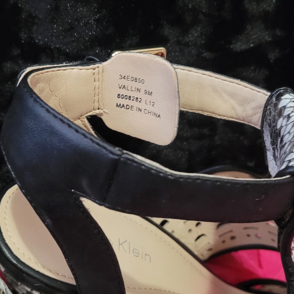 Calvin Klein Vallin Blk & White Python Chunkie He… - image 6